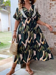 SHEIN LUNE Plus Tropical Print Guipure Lace Insert Batwing Sleeve Dress - Green - View 4