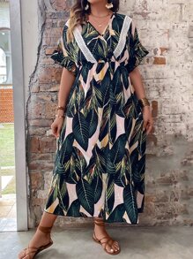 SHEIN LUNE Plus Tropical Print Guipure Lace Insert Batwing Sleeve Dress - Green - View 5