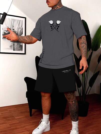 Hombres floral & con estampado de letra japonesa Camiseta & de cintura con cordón Shorts