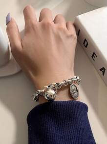 字母細節圓形吊飾手環 - 銀色 - 查看 3