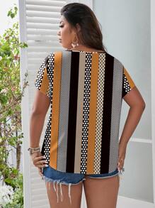 SHEIN LUNE 大碼幾何印花鎖眼領襯衫 - 彩色 - 查看 2