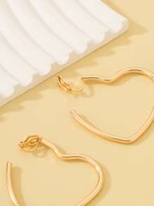 Còng tai thiết kế trái tim - Vàng - Xem 4