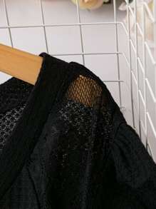 SHEIN LUNE 大碼蕾絲拼接蝴蝶袖華夫格編織T恤 - 黑色 - 查看 3