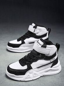 運動板鞋適用於男孩雙色字母貼飾前綁帶高幫運動鞋