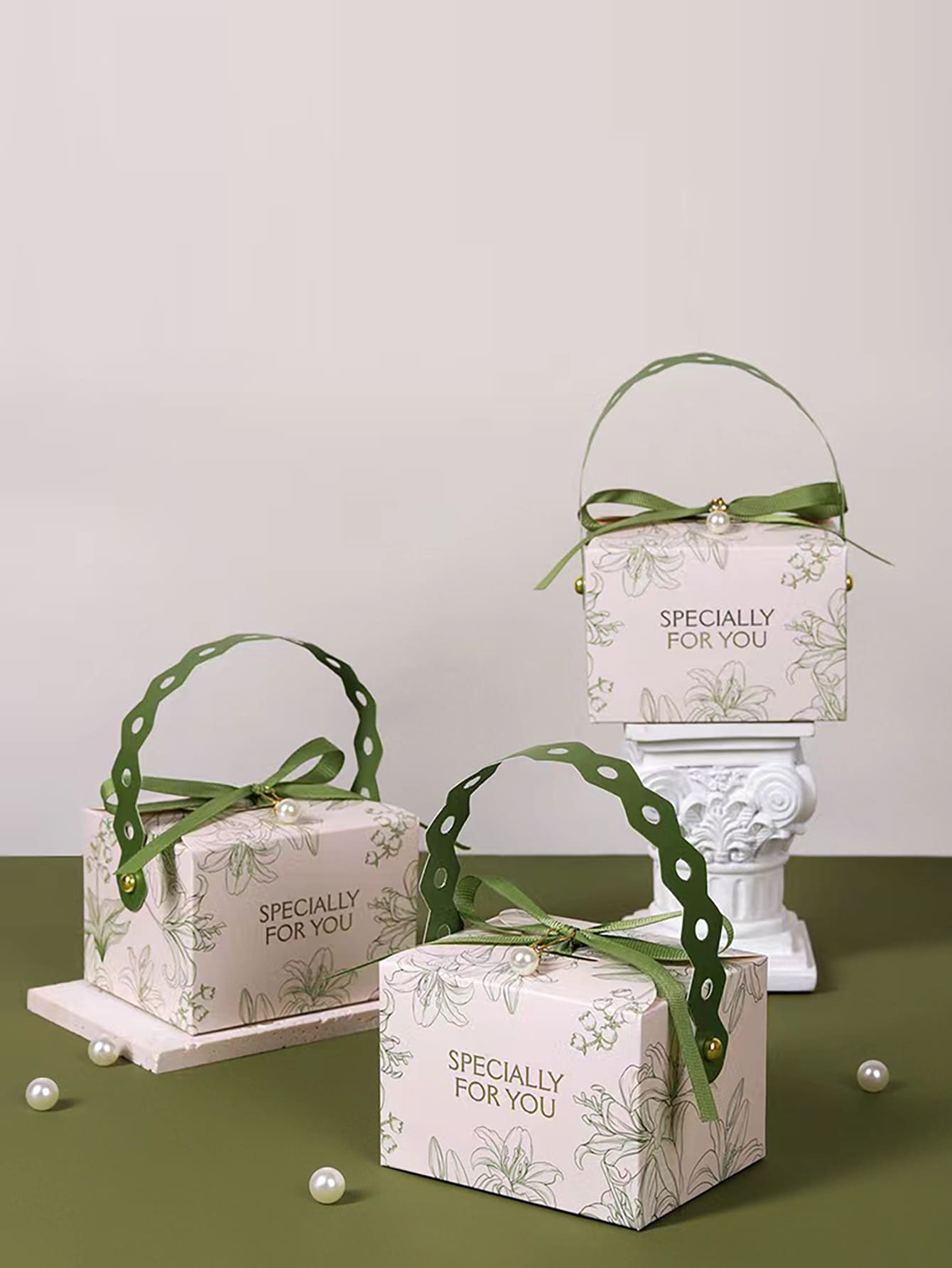 5入組/套紙質禮盒百合和字母圖形人造珍珠和蝴蝶結裝飾派對禮品婚禮派對禮品盒