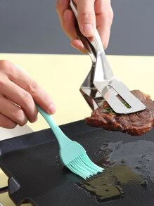 WORTHBUY 1pc Grey Oil Brush, Simple Silicone Plain Color Basting Oil Brush For Kitchen, Baking Tool - Grey - View 5