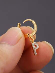 1 Paire De Boucles D'oreilles Pour Femmes En Cuivre De Style Européen Et Américain De Luxe Léger Et Délicat Avec Le Design De 26 Lettres Anglaises Majuscules, Cadeau Pour Une Utilisation Quotidienne