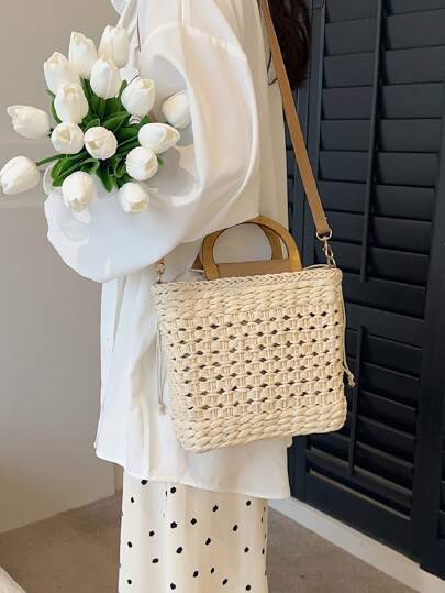 Summer Fashion Joker Leisure Wooden Handle Bill Of Lading Shoulder Oblique Cross Armpit Hand-Woven Large-Capacity Beach Straw Bag.