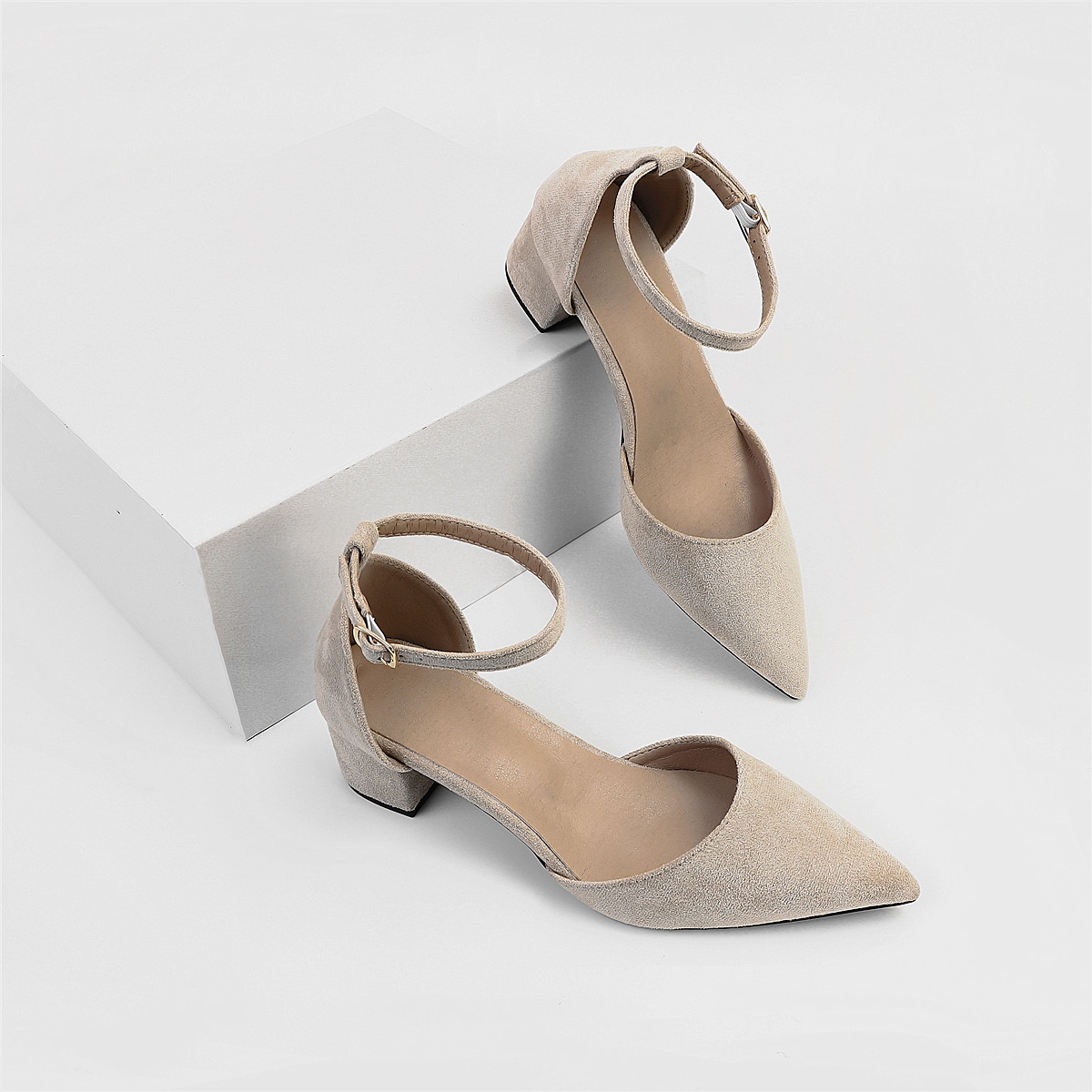 Elegantes tacones de mujer con correa de tobillo, tacones gruesos de ante sintético, elegantes