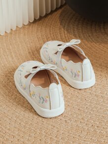 Girls Breathable Floral Embroidered Bow Decor Sneakers, Sporty Outdoor Slip-On Shoes
