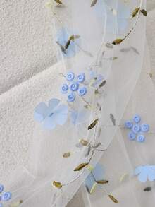 Floral Decor Leaf Embroidered Crew Socks - Multicolor - View 3