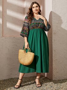 Al Najma Plus Geo Print V Neck Dress - Green - View 1