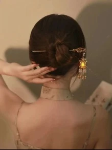 燈籠裝飾髮夾 - 金色 - 查看 1