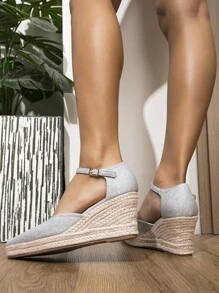 女士尖頭踝帶度假銀金屬亮絲淺口坡跟鞋