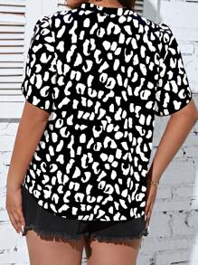 SHEIN LUNE Plus Allover Print Petal Sleeve Blouse - Black - View 2