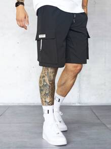 Manfinity LEGND Quần short nam dáng rộng có họa tiết vá lỗi có túi nắp bên hông dây rút eo màu đen trơn Quà tặng bạn trai - màu đen - Xem 8