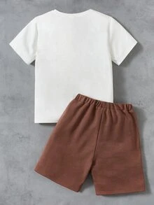 SHEIN 男孩卡通圖案T恤和字母圖案短褲