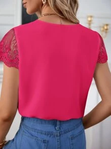 SHEIN Frenchy 蕾絲拼接V領襯衫 - 西瓜粉 - 查看 5