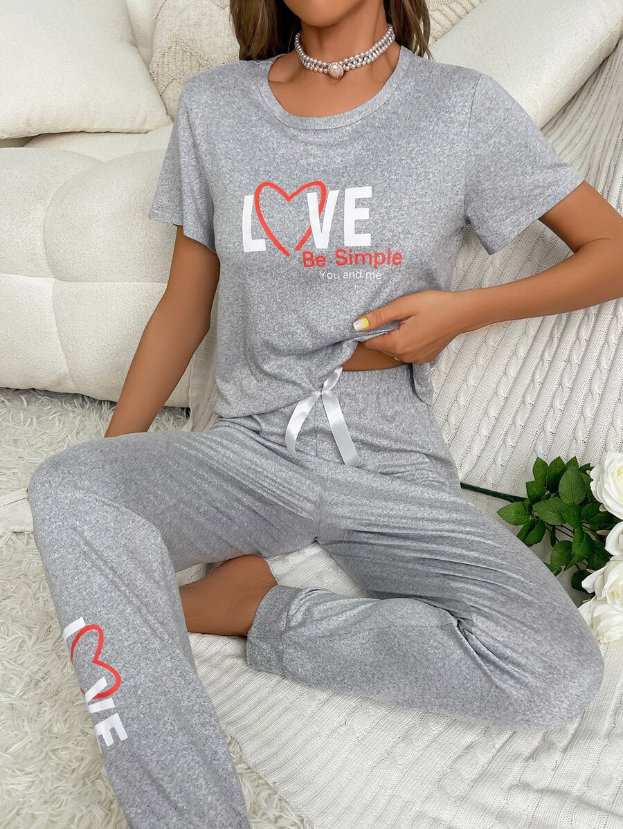 愛心和標語圖案前繫帶休閒服套裝