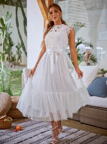 Simplee 蕾絲拼接荷葉邊腰帶波點網紗連衣裙 - 白色 - 查看 6