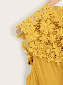 SHEIN Clasi Plus Guipure Lace Yoke Sleeveless Blouse - Yellow - View 3