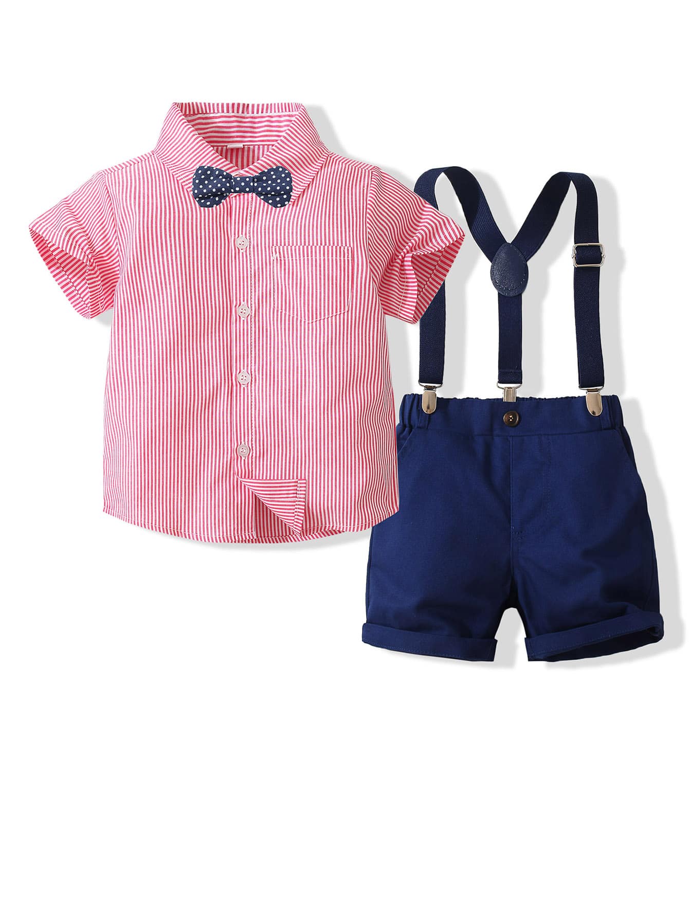 小男童條紋圖案前蝴蝶結襯衫和背帶短褲