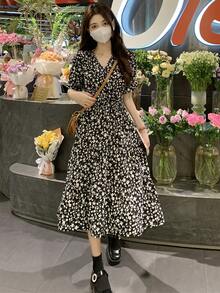 小碎花泡泡袖荷葉邊洋裝