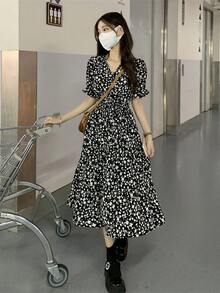 小碎花泡泡袖荷葉邊洋裝