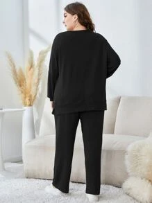 Mulvari 字母拼接落肩卫衣和裤子两件套