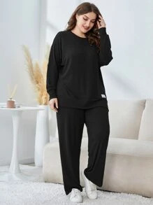 Mulvari 字母拼接落肩卫衣和裤子两件套