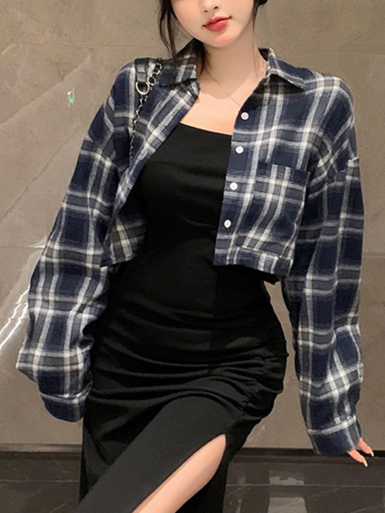 格纹印花落肩短款衬衫，长袖上衣，休闲春季款 - 藏蓝色 - 查看 1