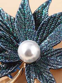 Faux Pearl & Leaf Decor Brooch - Dark Green - View 2