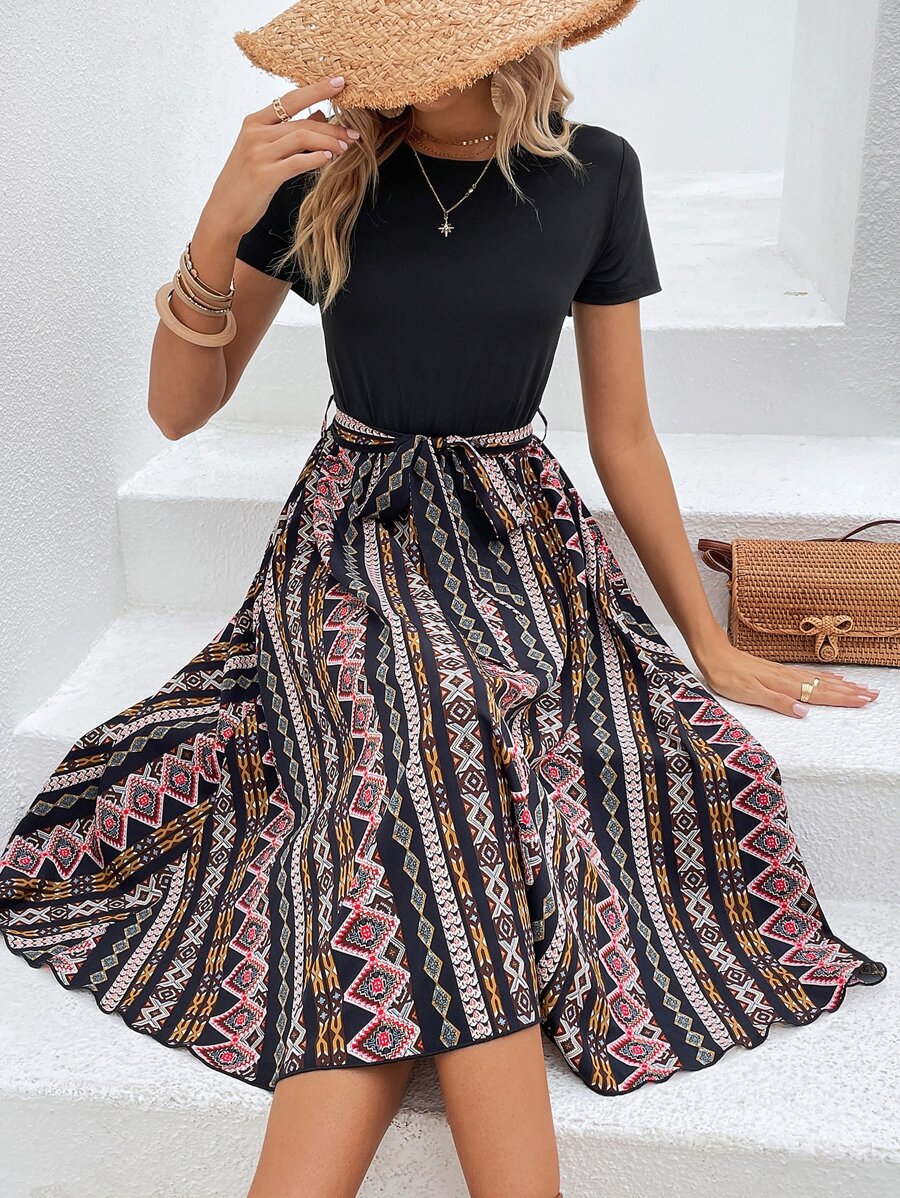 SHEIN VCAY 幾何印花繫腰帶連衣裙 - 彩色 - 查看 1