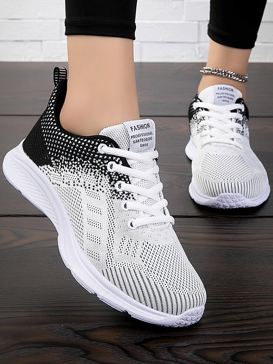 女士撞色織物前綁帶運動鞋 - 黑與白 - 查看 1