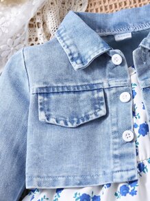 Chaqueta Vaquera Con Solapa Y Bolsillo Para Niña Pequeña Y Vestido Con Diseño Floral Y Volantes En El Dobladillo - Azul y blanco - Ver 4