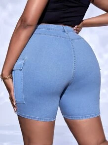 SHEIN SXY 大碼側翻蓋口袋工裝牛仔短褲 - 淺色水洗藍 - 查看 2