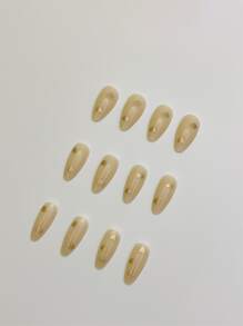 轉換你指甲片帶24入組短杏仁金屬質感燙金愛心圖案假指甲和1入組指甲銼和1張膠帶 - 彩色 - 查看 4