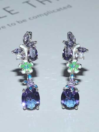 方晶鋯石和花朵裝飾耳墜