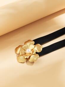 假珍珠與花卉裝飾頸圈