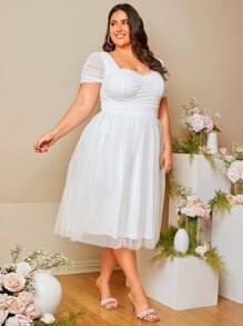 SHEIN Belle Plus 1pc Ruched Sweetheart Neck Ruched Bust Mesh Overlay Wedding Dress - White - View 3