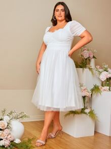 SHEIN Belle Plus 1pc Ruched Sweetheart Neck Ruched Bust Mesh Overlay Wedding Dress - White - View 7