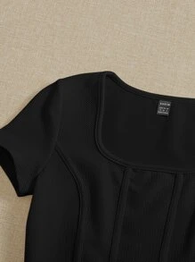 SHEIN EZwear Square Neck Seam Detail Curved Hem Crop Tee - Black - View 4