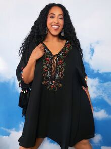 SHEIN CURVE+ 大碼花卉刺繡流蘇邊蝙蝠袖連衣裙 - 黑色 - 查看 1