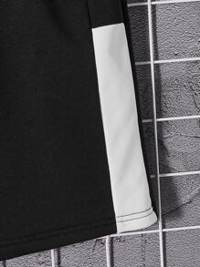 Manfinity Men Letter Patched Detail Tee & Drawstring Waist Shorts - Black and White - View 4