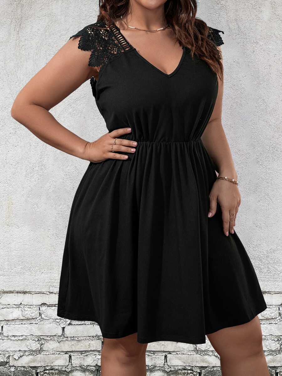SHEIN Holidaya Plus Contrast Lace Solid Dress - Black - View 1
