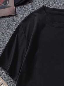 Manfinity Hypemode Men Japanese Letter & Mountain Print Tee - Black - View 3