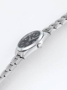 Men Round Pointer Date Quartz Watch - Silver - View 4