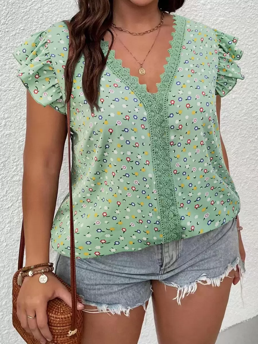 SHEIN LUNE Plus Ditsy Floral Print Guipure Lace Trim Butterfly Sleeve Blouse - Mint Green - View 1