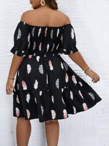 SHEIN LUNE 大碼羽毛印花一字肩荷葉邊連衣裙 - 黑色 - 查看 2