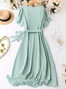 SHEIN LUNE Vestido cruzado de manga mariposa con nudo lateral ribete con fruncido - verde menta - Ver 2